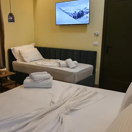 酒店 Kuta's Center 地拉那