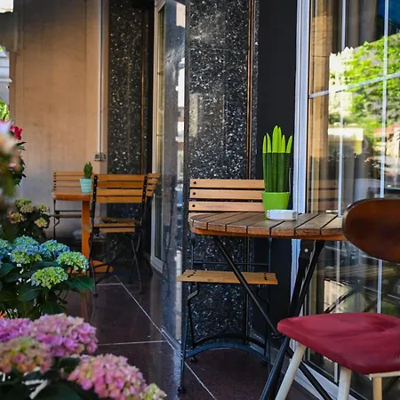 Hotel Kuta's Center *