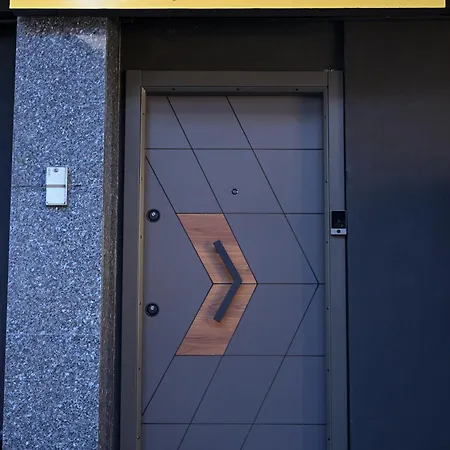 Kuta's Center 酒店 地拉那