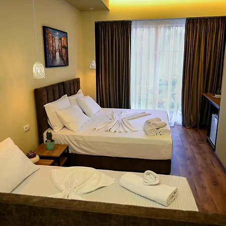 Kuta's Center * 地拉那