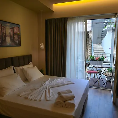 Kuta's Center * 地拉那