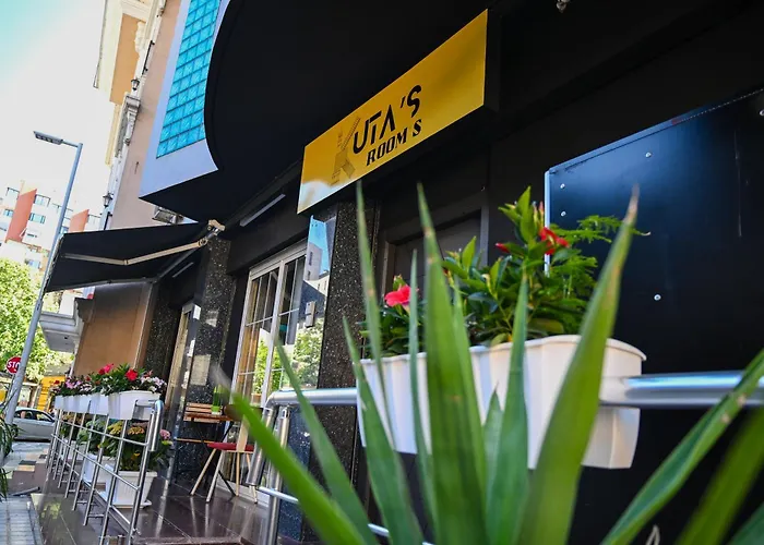 Kuta's Center * Tiran